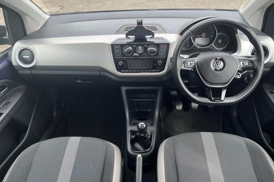 Volkswagen up! Photo autoimg-1d5908fd560af3500bfcd617b049e60aadcbbd97.jpg