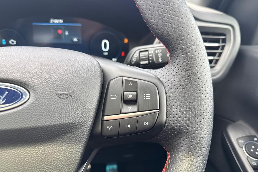 Ford Kuga Photo autoimg-1d5a7d1f7ff89bc213932f60116f8020bd8e04a9.jpg