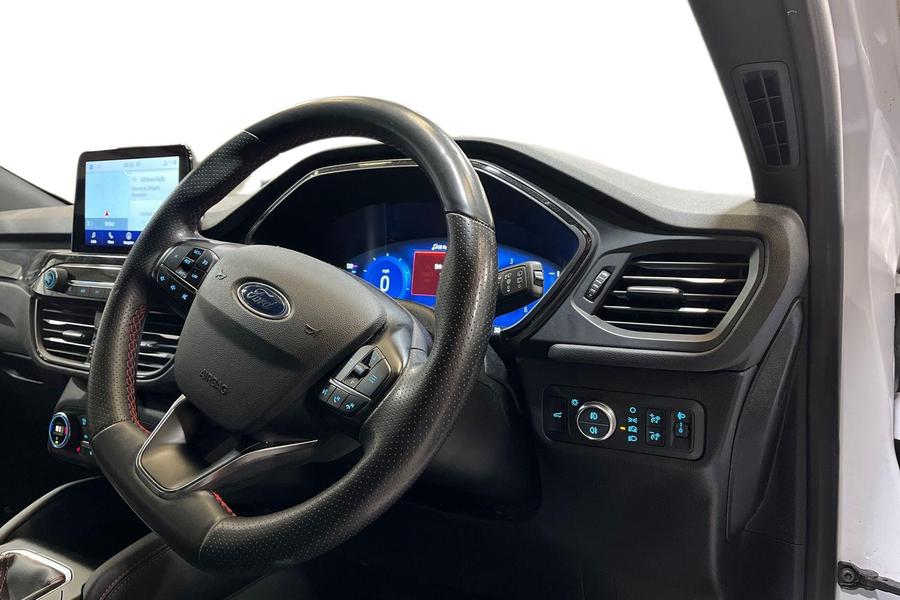 Ford KUGA Photo autoimg-1d5bbe5c0fa72f07b0c26832d0eadba649d86091.jpg