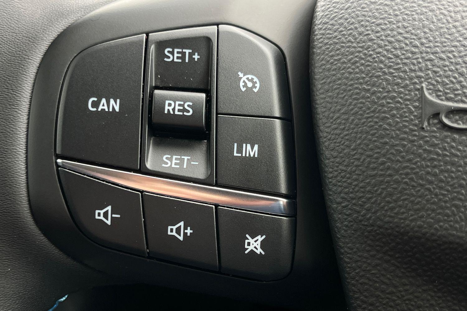 Ford FIESTA Photo 24