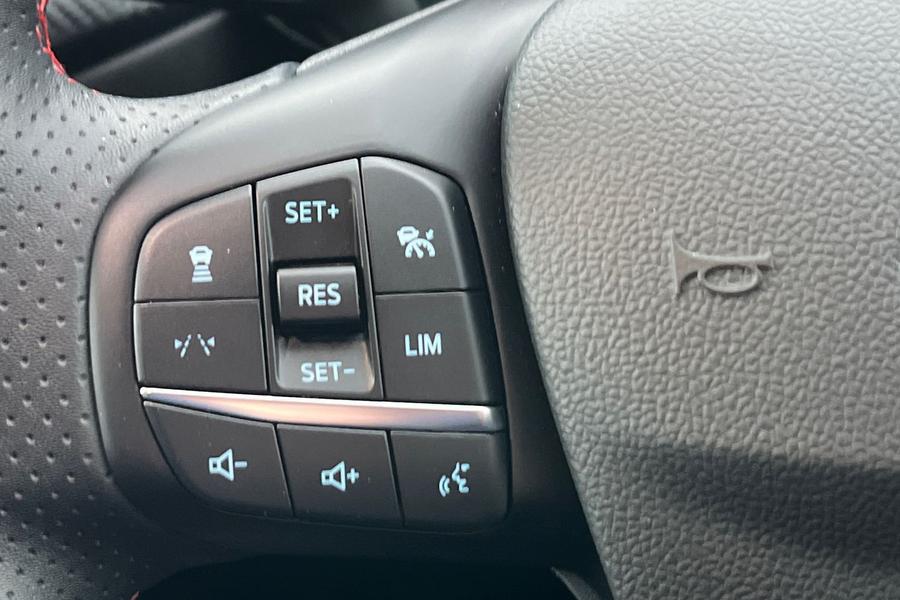 Ford KUGA Photo autoimg-1d64fba5b5813134d81014a3dfb875e5ed18e094.jpg
