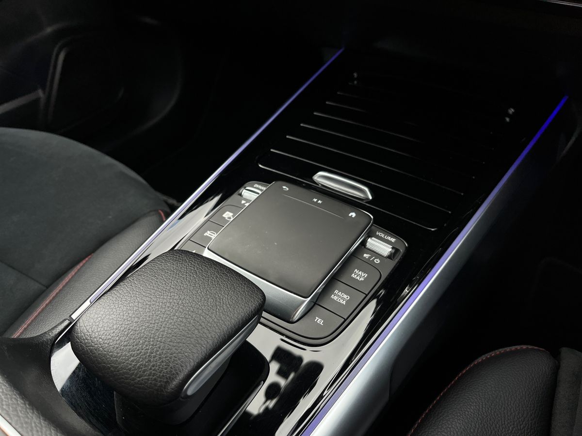 Mercedes-Benz EQB Photo 36