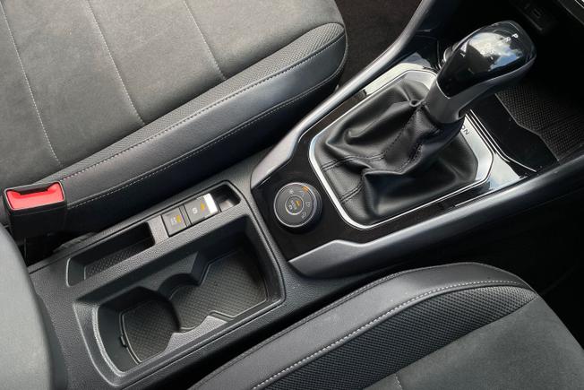 VOLKSWAGEN T-Roc Photo 40