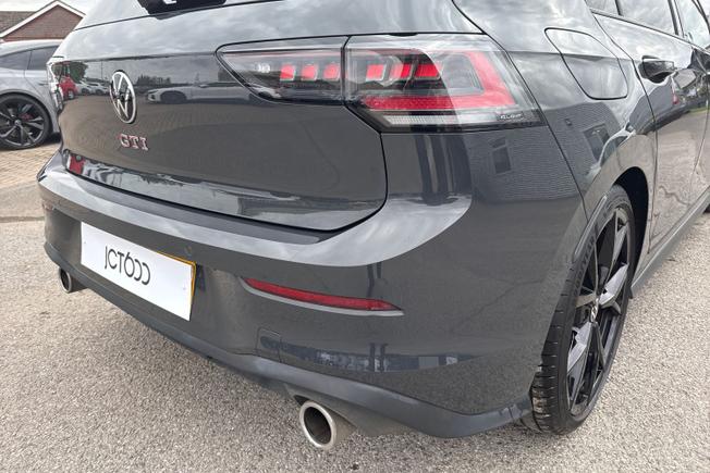 VOLKSWAGEN Golf Photo 29