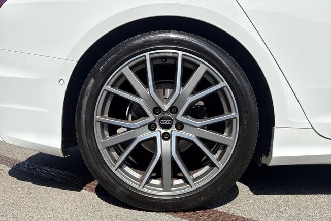 AUDI A6 Avant Photo 5
