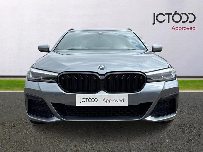BMW 5 Series Photo 8