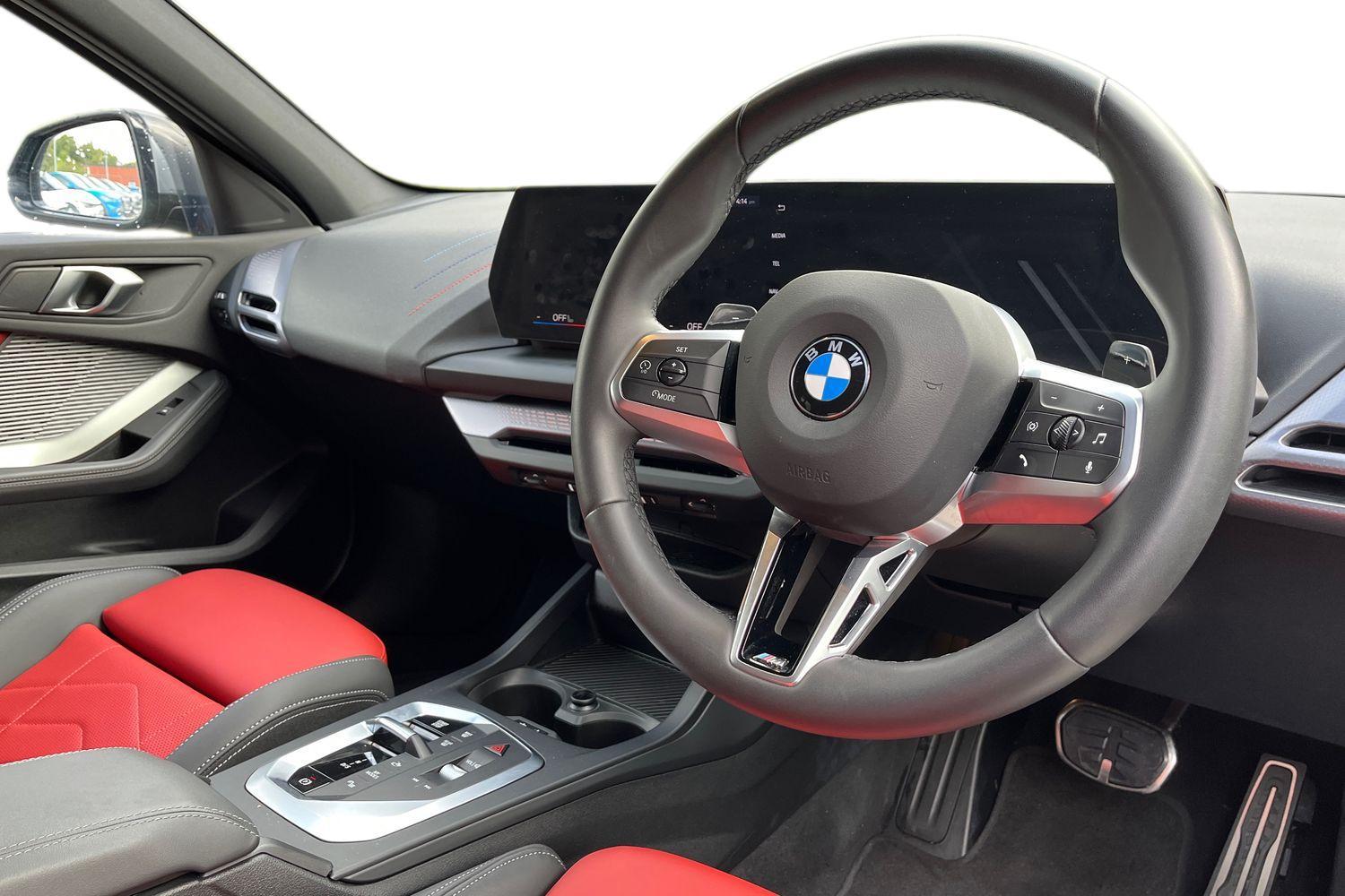 BMW 1 SERIES Photo 8