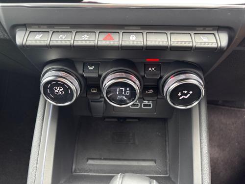 Renault CLIO Photo autoimg-1d73c34a6f8634a7068eb61a9758d675905109f6.jpg