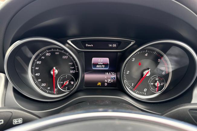 MERCEDES-BENZ CLA Class Photo 15