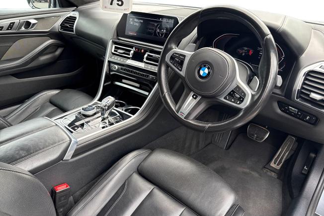 BMW 8 Series Photo 6