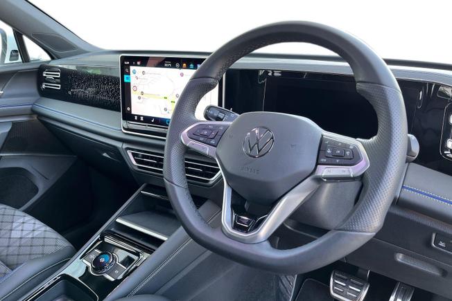 VOLKSWAGEN Tiguan Photo 6