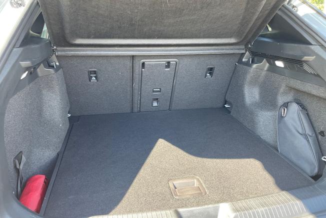 VOLKSWAGEN ID.4 Photo 12