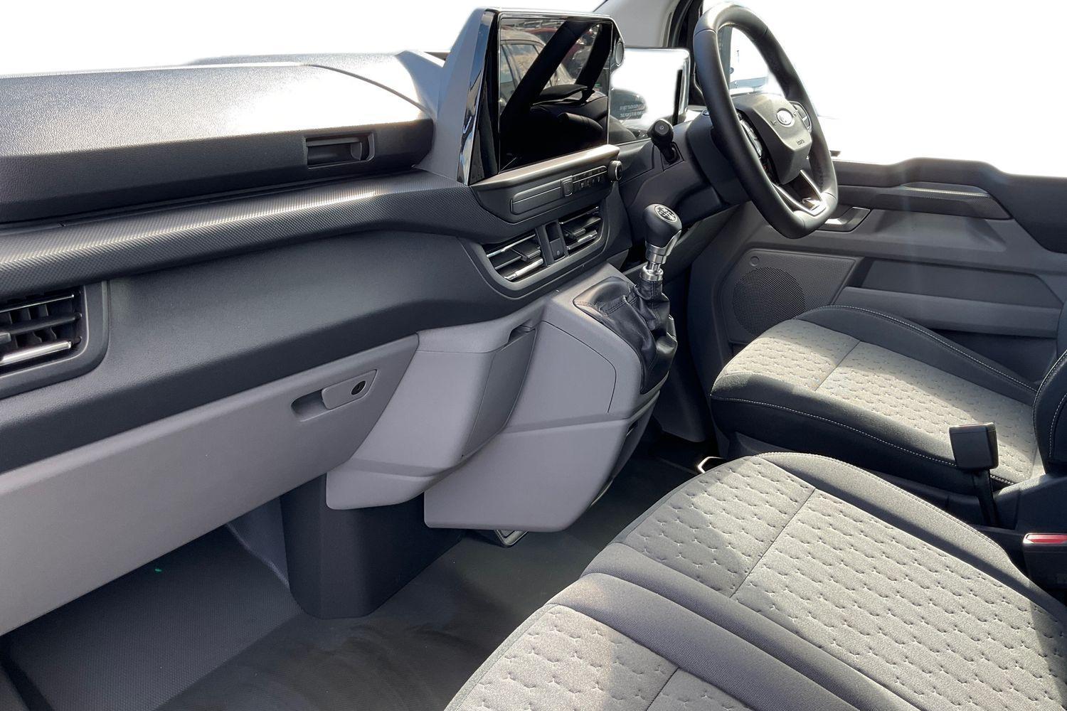 Ford TRANSIT CUSTOM Photo 2