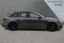 Audi RS4 Photo 4