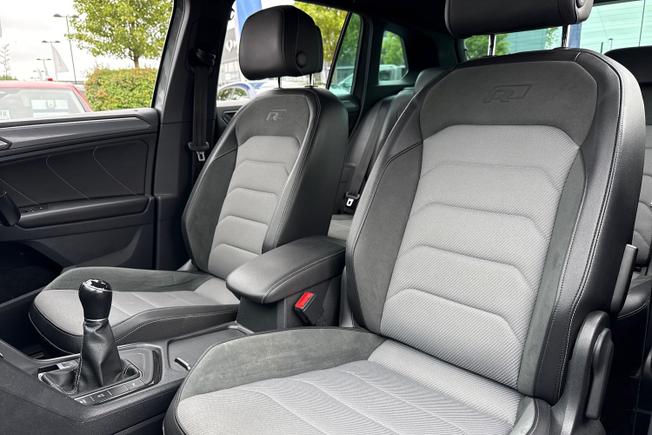 VOLKSWAGEN Tiguan Photo 22