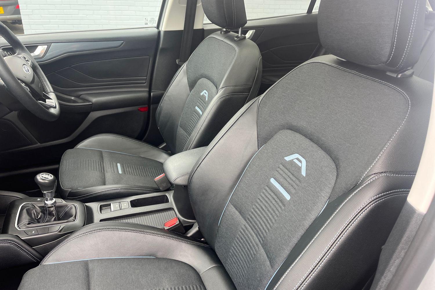 Ford FOCUS Photo 18