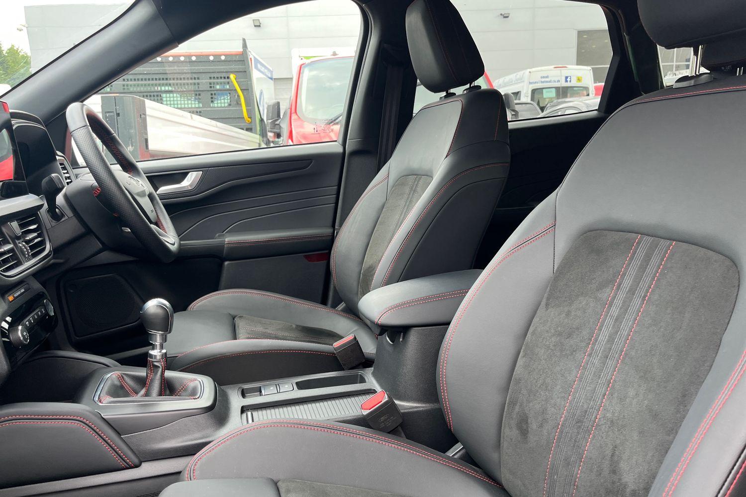 Ford KUGA Photo 18