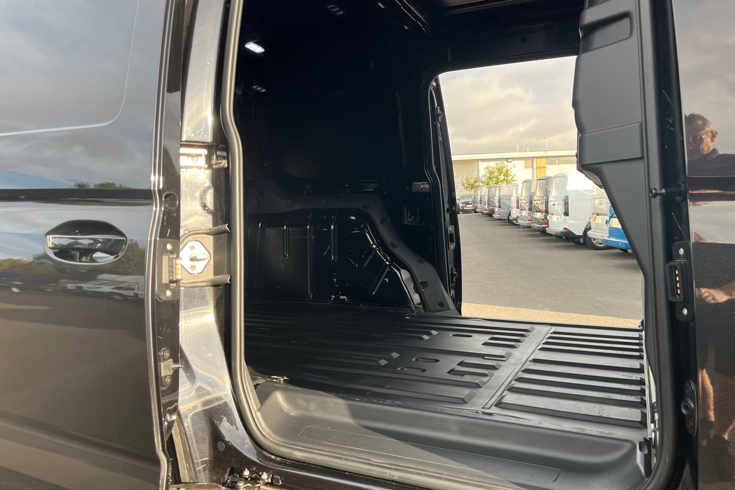 Ford TRANSIT CONNECT Photo 31