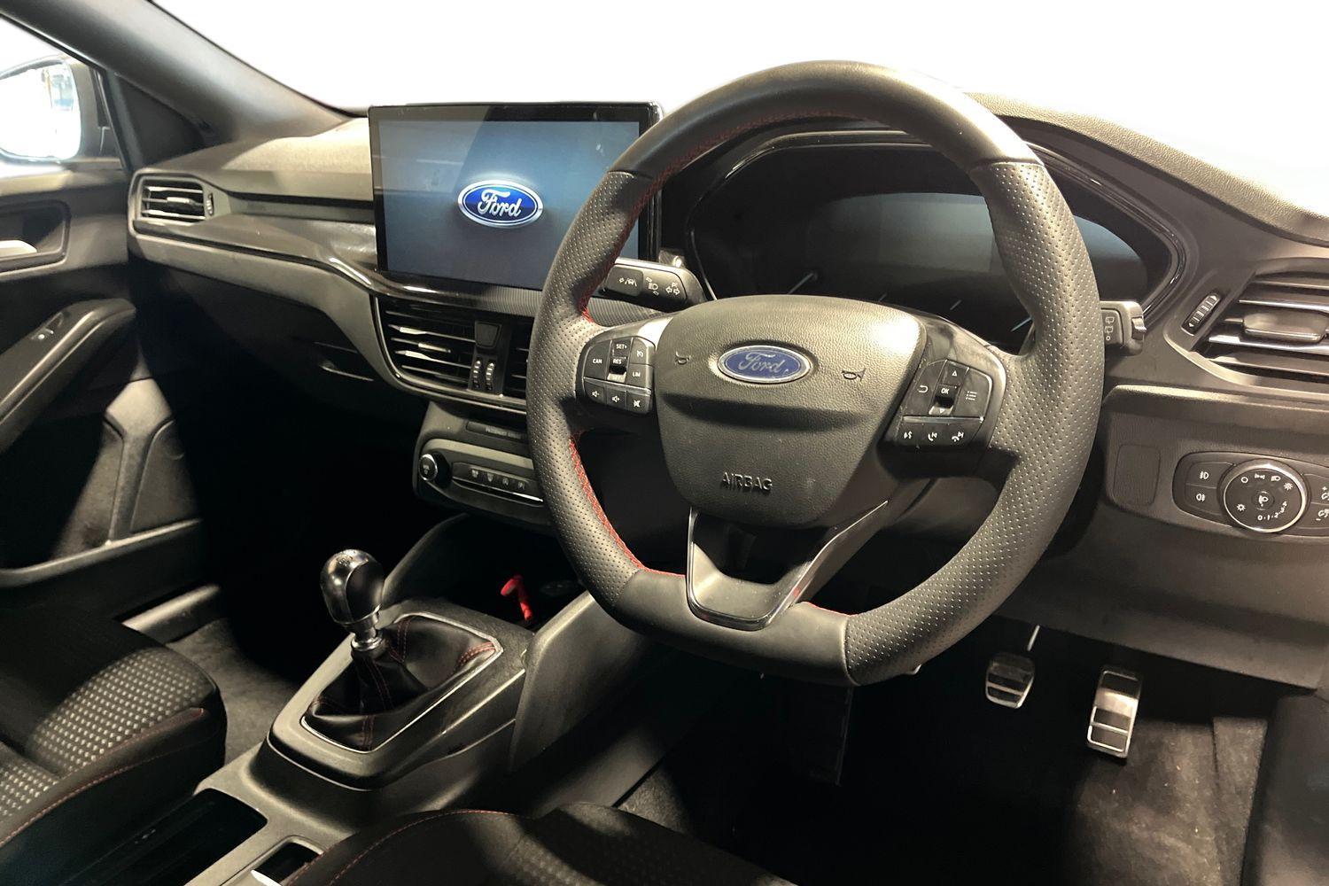 Ford FOCUS Photo 8