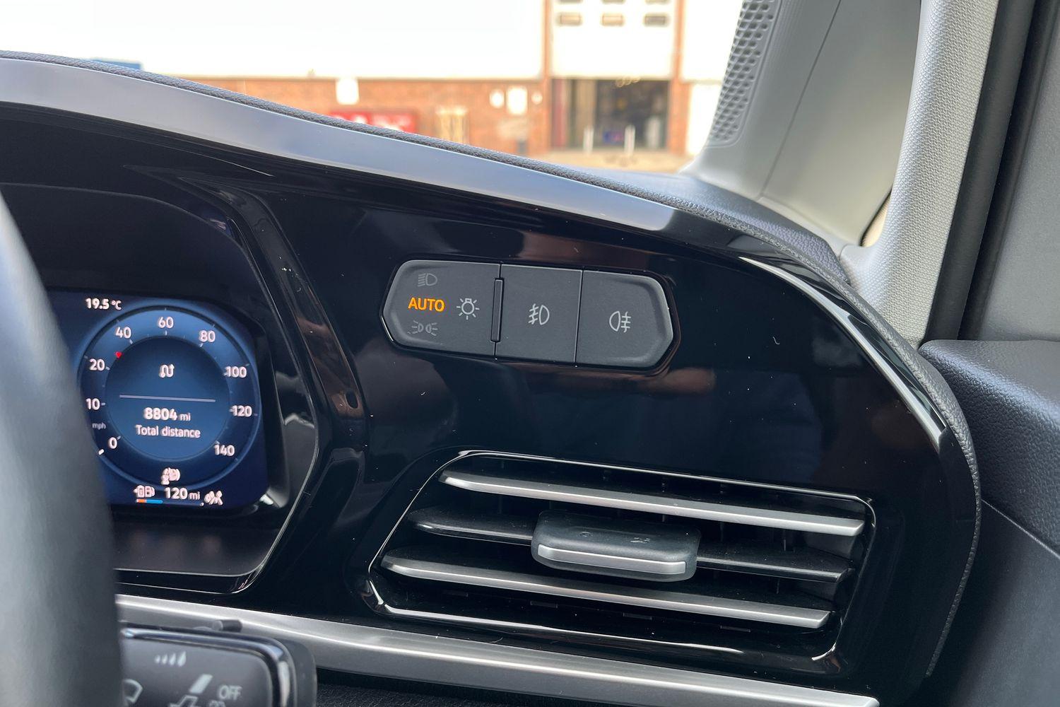 Ford TRANSIT CONNECT Photo 21