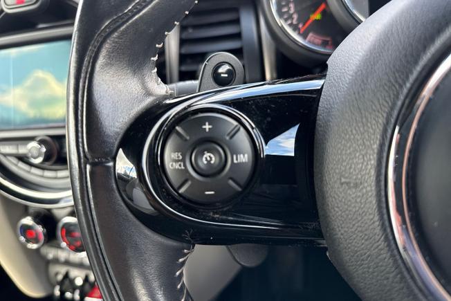 MINI Convertible Photo 16