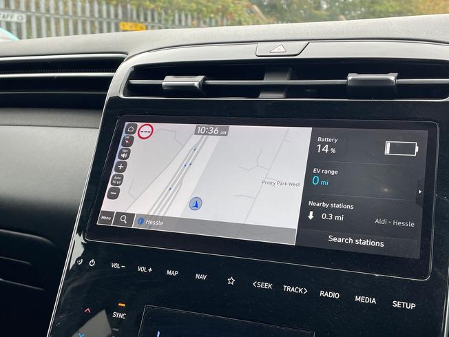 HYUNDAI Tucson Photo 13