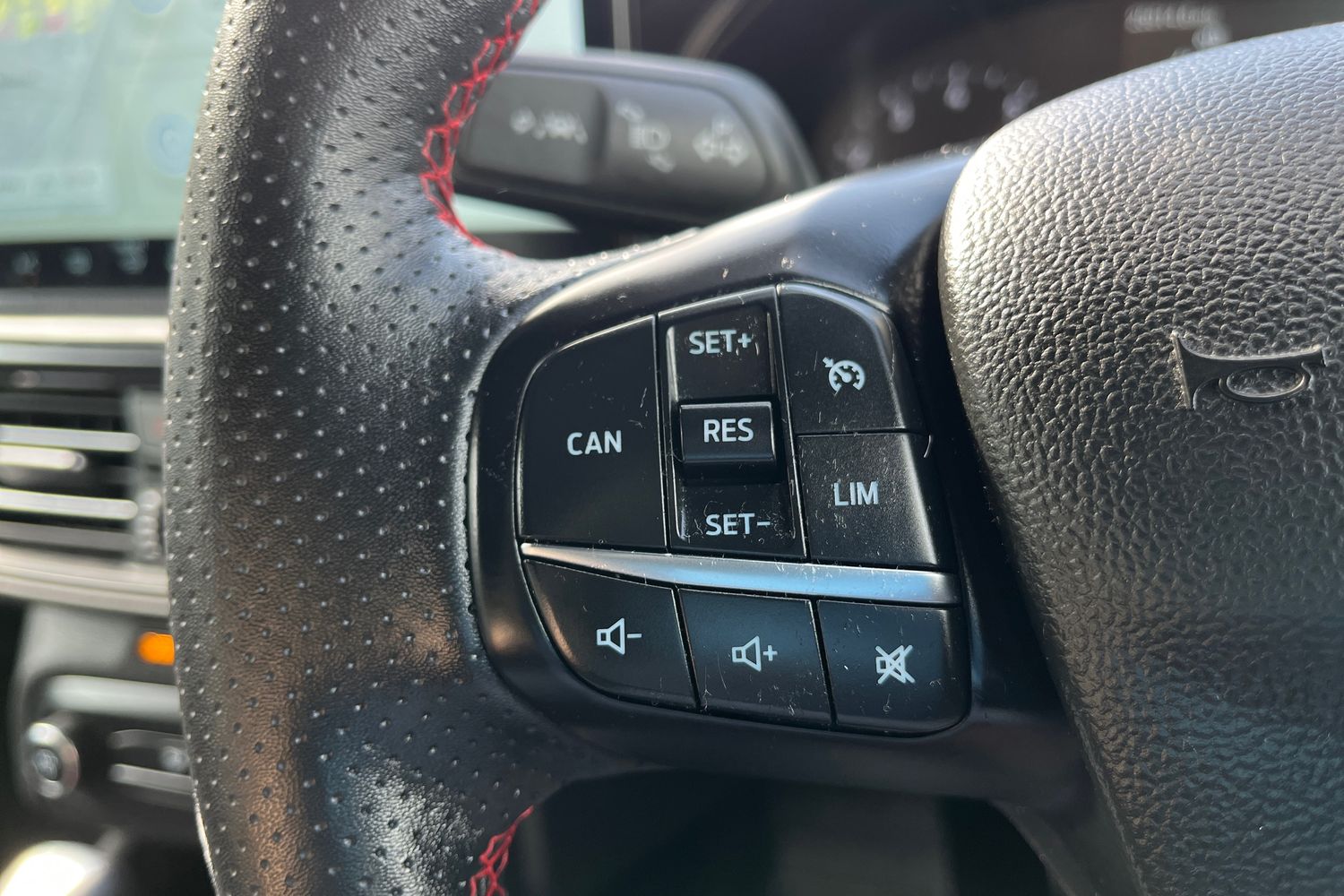 Ford FOCUS Photo 27