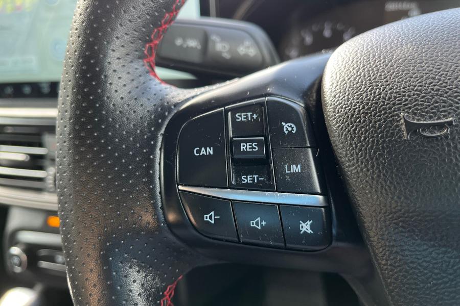 Ford FOCUS Photo autoimg-1dadb5e4dfdb92c793922a224dc0e8a9af1b25b5.jpg
