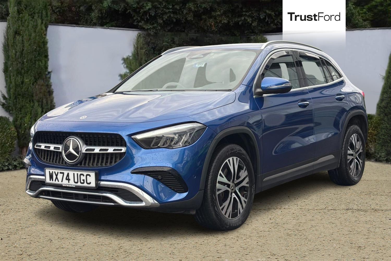 Mercedes-Benz GLA Photo 4
