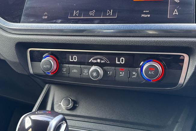 AUDI Q3 Photo 37