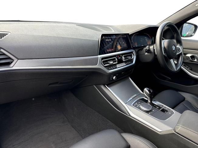 BMW 3 Series Photo 2