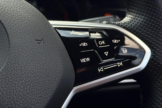 VOLKSWAGEN Golf Photo 17