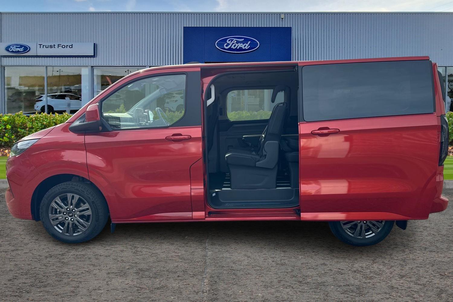 Ford Tourneo Custom Photo 4