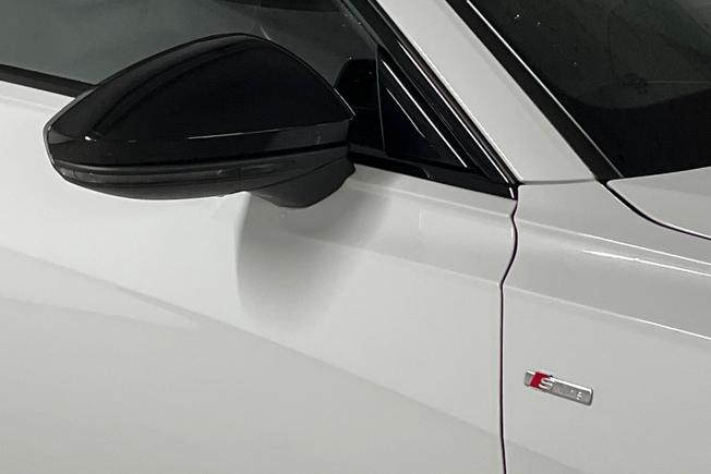 AUDI A6 Saloon Photo 20