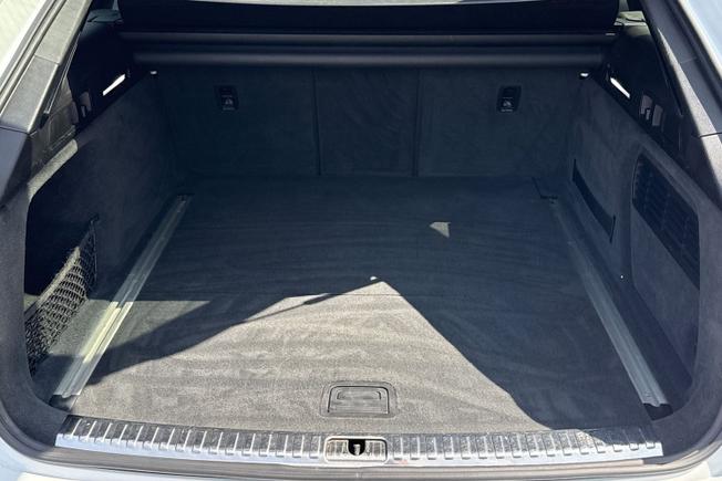 AUDI A6 Avant Photo 12