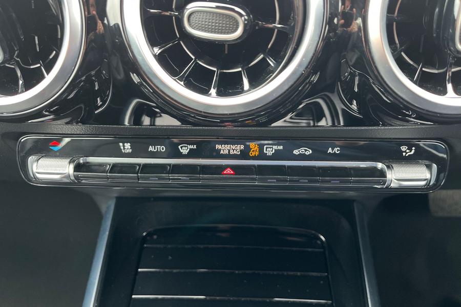 Mercedes-Benz GLA Photo autoimg-1dbba47fb0d94734792521611f3750016ee5c2cd.jpg