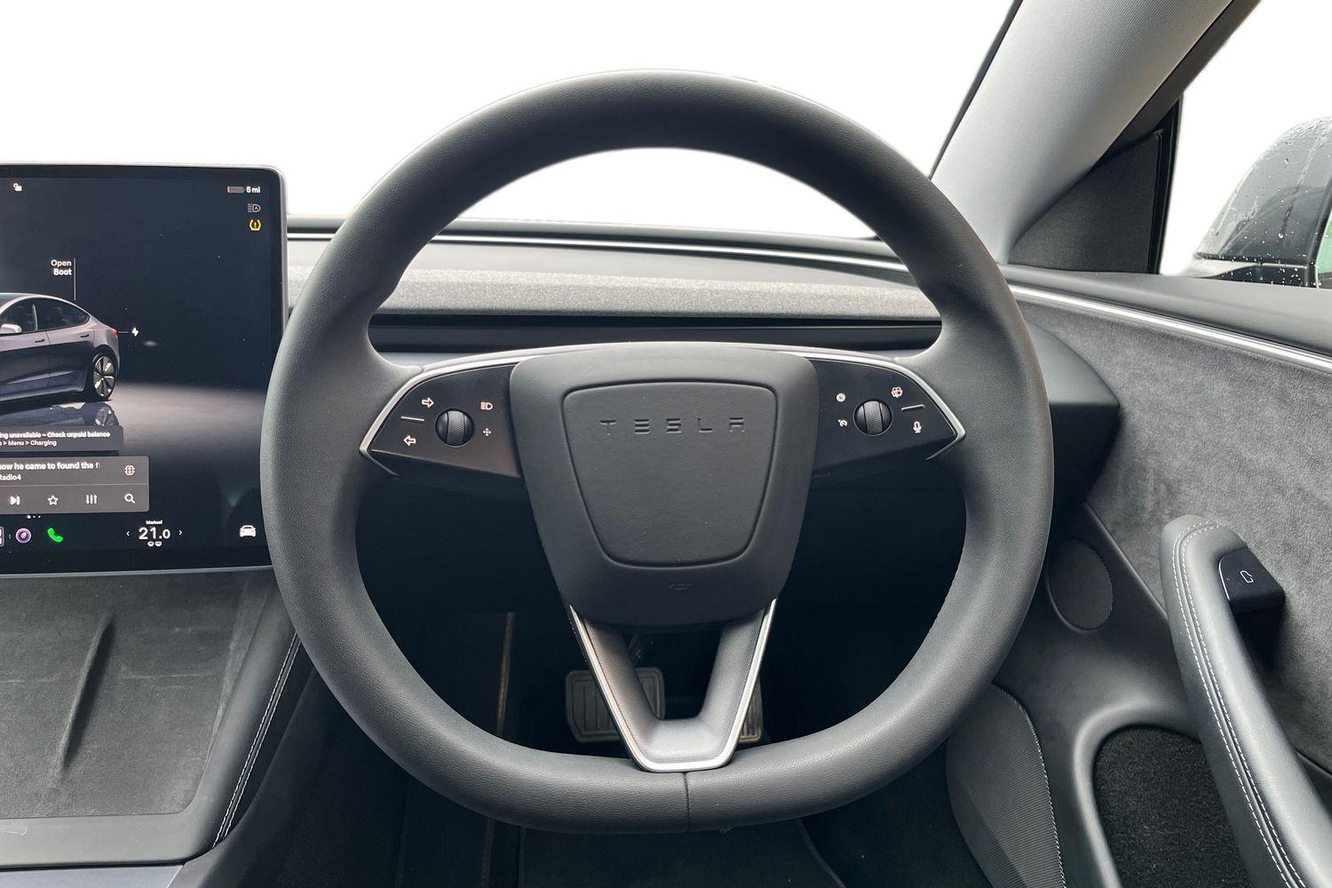 TESLA MODEL 3 Photo 10