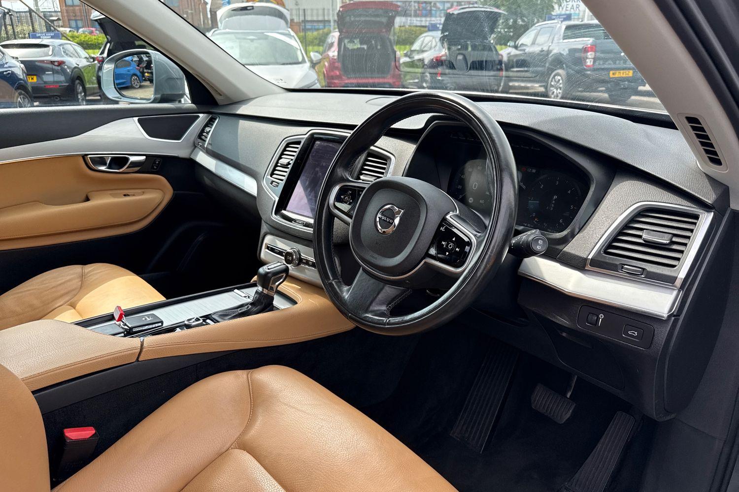Volvo XC90 Photo 16