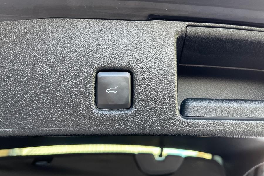 Ford KUGA Photo autoimg-1dbf20ab9c9c4bf85cb729be52458f2fe67be1a2.jpg
