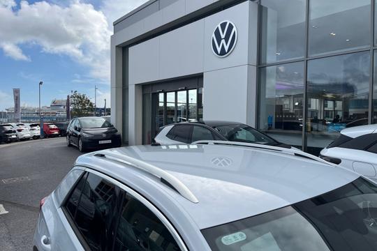 Volkswagen T-ROC R-LINE Photo autoimg-1dc061b9f4af18df74b77b4b9cda2e193b261f57.jpg