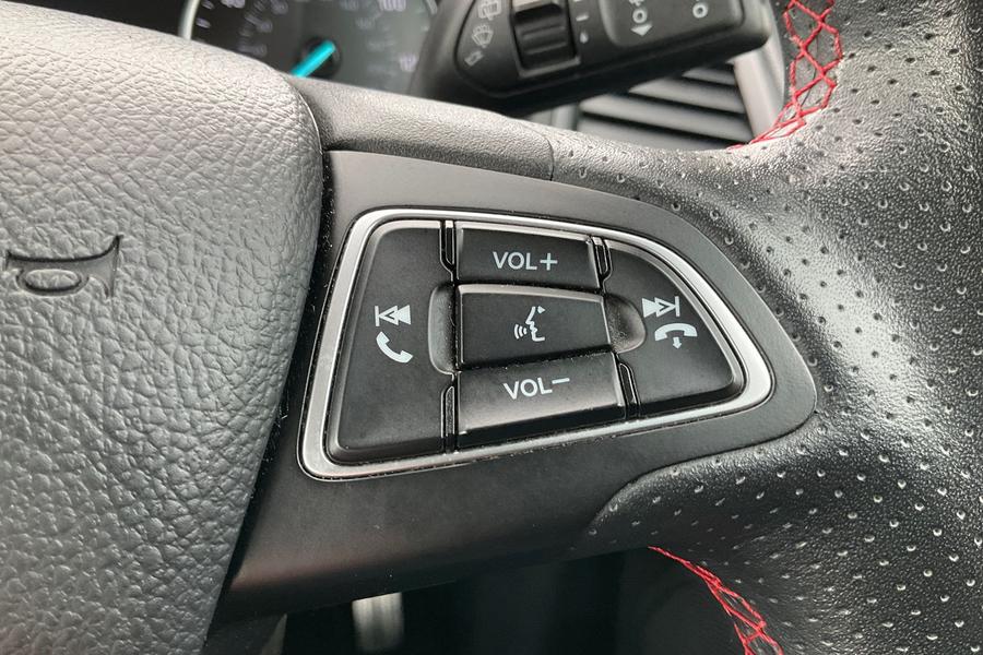 Ford ECOSPORT Photo autoimg-1dc54bc4e7cbd1a442cb1bd4061b87e782eca6da.jpg