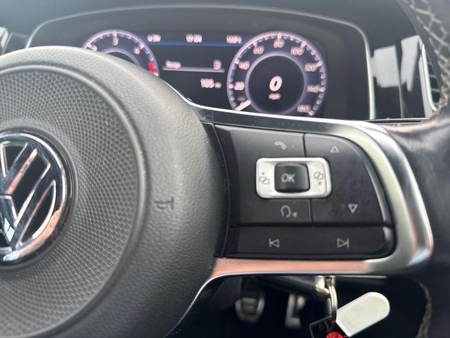 VOLKSWAGEN Golf Photo 17