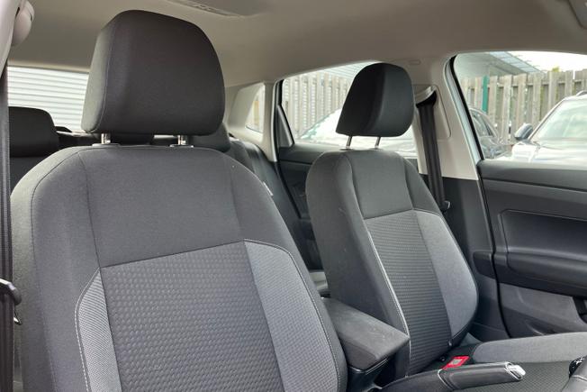 VOLKSWAGEN Polo Photo 29