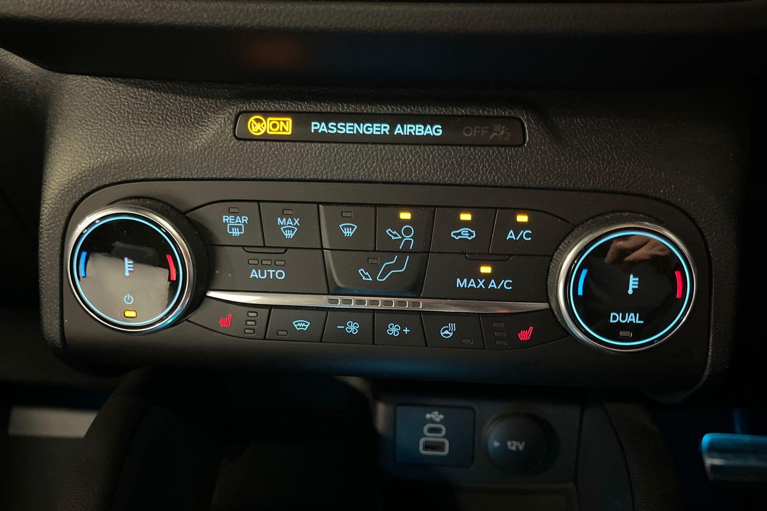 Ford KUGA Photo 29