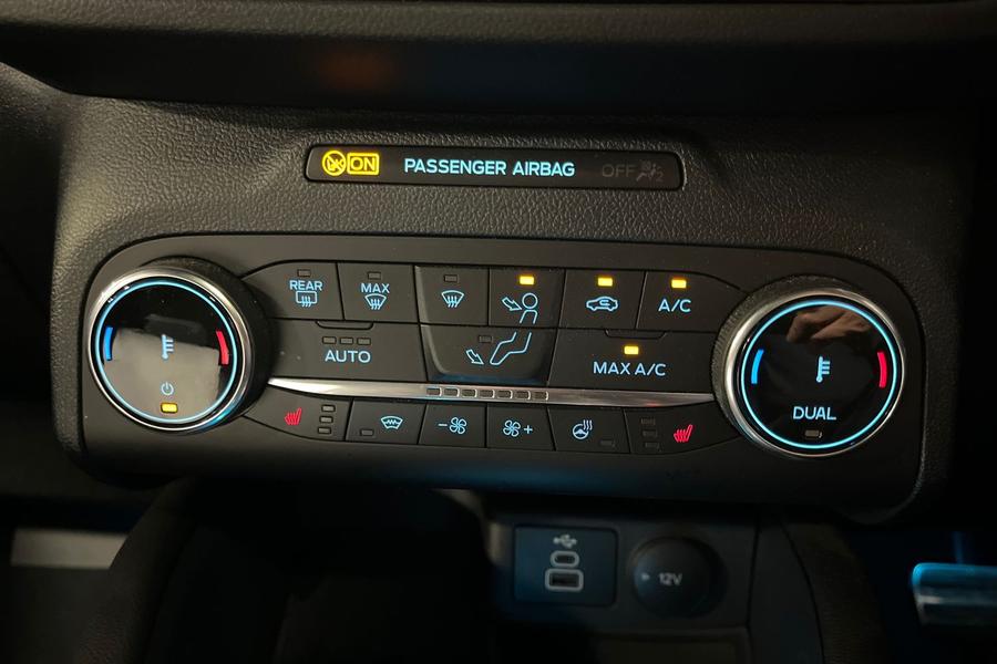 Ford KUGA Photo autoimg-1dcb79e4f058f035e01f03b4a5d06cf38a86219c.jpg