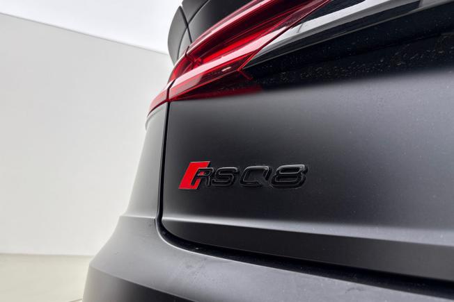 AUDI Rsq8 Photo 27
