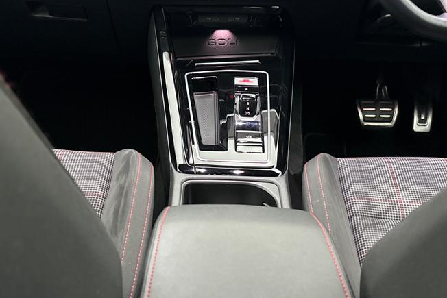 VOLKSWAGEN Golf Photo 34