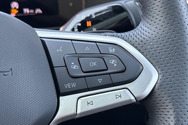 VOLKSWAGEN Tiguan Photo 17