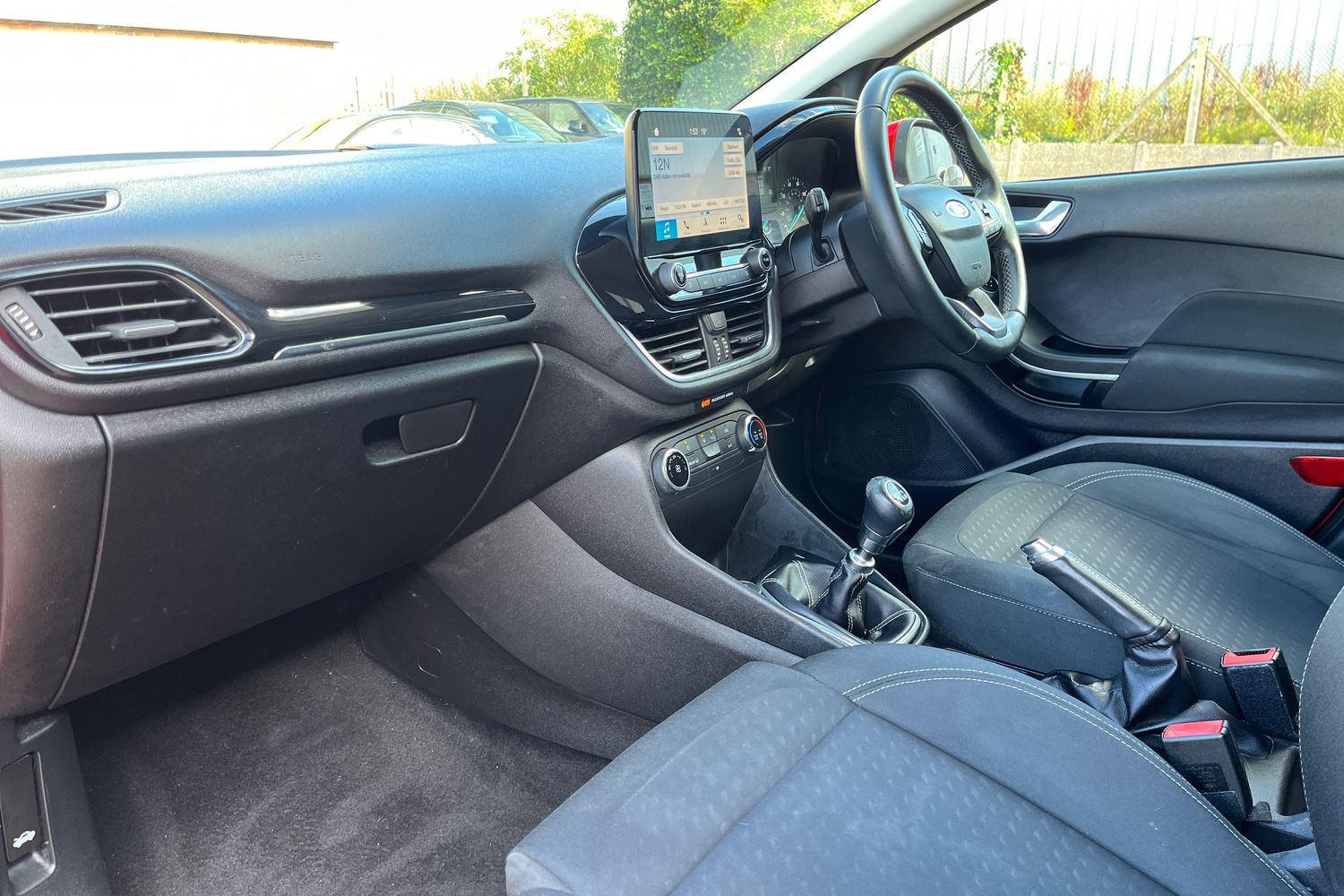 Ford Fiesta Photo 17