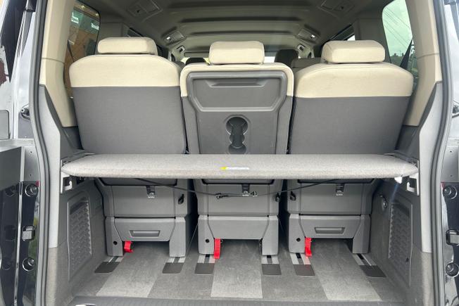 VOLKSWAGEN Multivan Photo 12